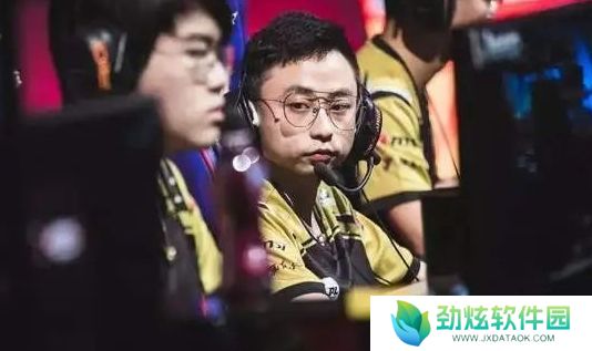 LOL知名主播自曝要退网，称进厂都比直播强，网友：合同要到期了吧