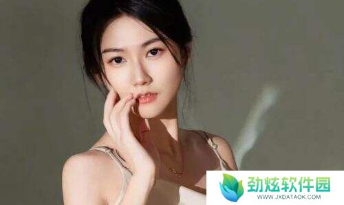 古早LOL女主播罕见开播，原以为会受网友欢迎，不料却被嫌弃年纪大