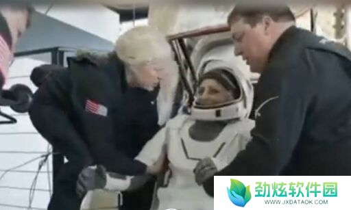 滞留太空超9个月，两名美国宇航员终于回家，官方承认健康出问题